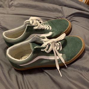 size 8 women’s low top Vans